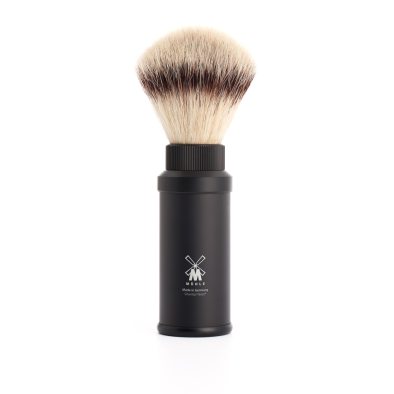 TRAVEL Travel shaving brush, Silvertip Fibre Anodised aluminium, black i gruppen Skgg & Rakning / Rakborste / Syntetiskt hr hos UnderCclub AB (31M536)