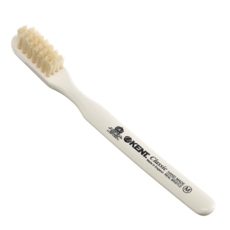 Handmade Medium Bristle Toothbrush i gruppen Ansikte & Hudv�rd / Munv�rd / Tandborste hos UnderCclub AB (TB_CLASSIC_M)