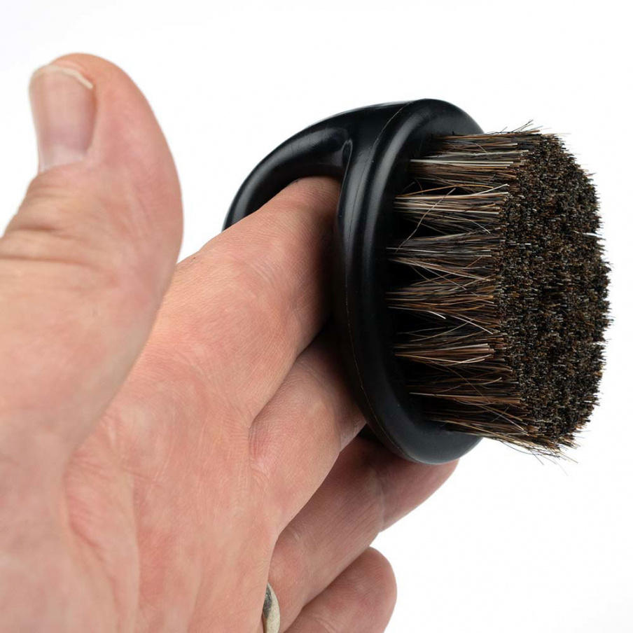 Matakki Knuckle Duster - Finger Brush