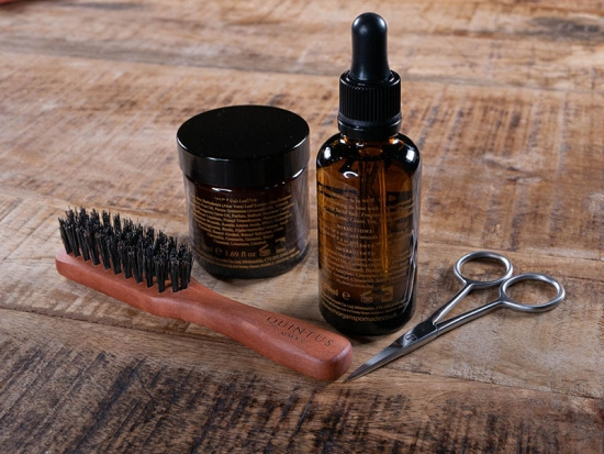 Small Beard Brush Pearwood With Handle - Wild Boar Bristles