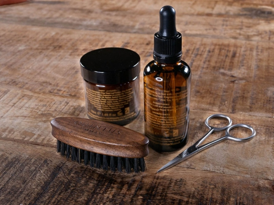 Small Beard Brush Walnut - Wild Boar Bristles